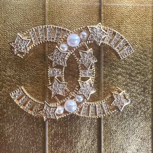 Vtg Chanel pin circa 1990s comet Vestiaire collection⭐️ - Picture 1 of 11